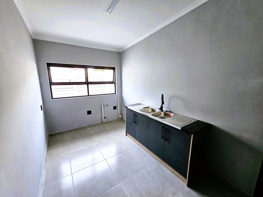 5 Bedroom Property for Sale in Stilbaai Wes Western Cape